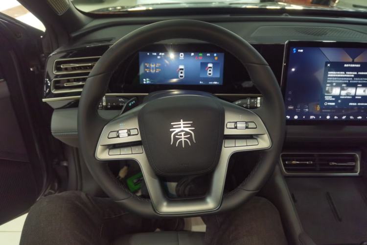 Used BYD Qin L 2025 DM-i Smart Drive 120KM Leading Model
