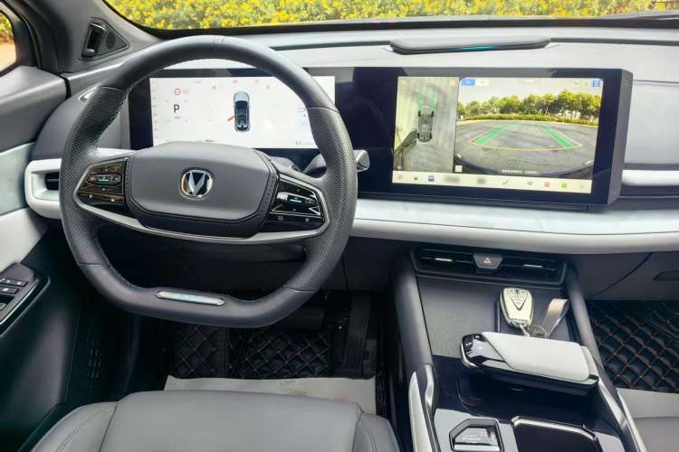 Used Changan UNI-T 2023 2nd Generation 1.5T Flagship Version
