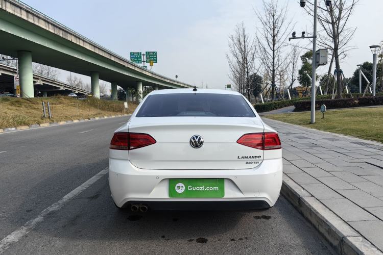 Used Volkswagen Lamando 2017 230TSI DSG Fashion Edition
