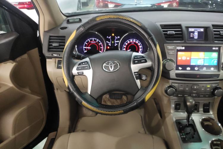 Used Toyota Highlander 2012 2.7L Two-Wheel Drive 7-Seater Luxury Edition
