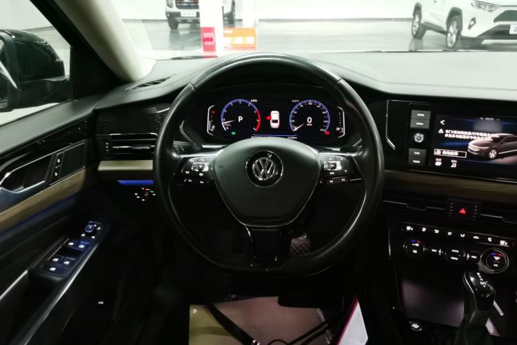 Used Volkswagen Passat 2019 380TSI Luxury Edition China VI Standard
