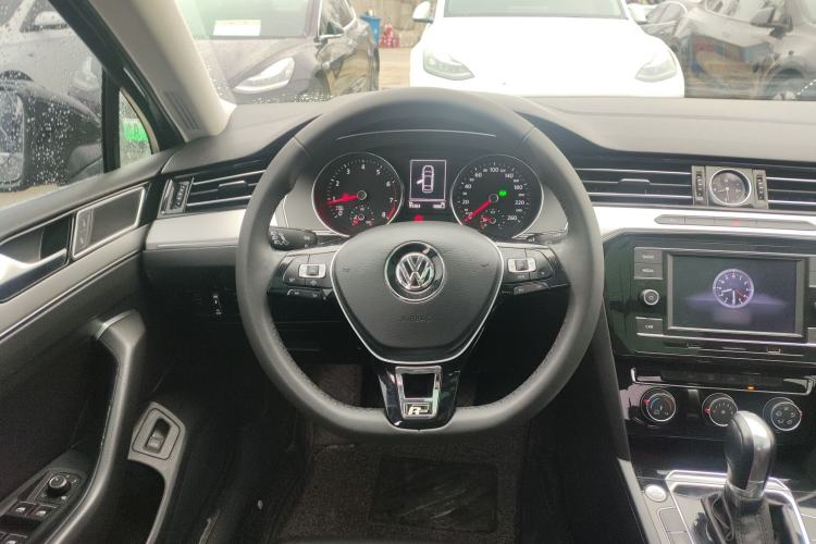 Used Volkswagen Magotan 2019 330TSI DSG Leading Edition China V Standard
