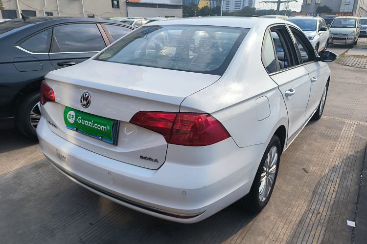 Used Volkswagen Bora 2016 1.6L manual Comfort trim level