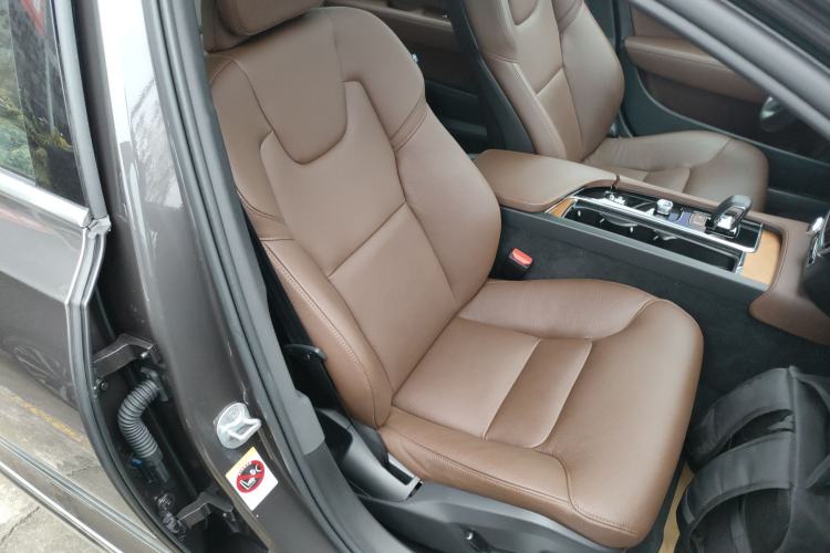 Used Volvo S90 2024 B5 Zhiyi Luxury Edition