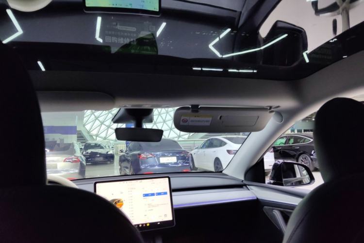 Used Tesla Model Y 2023 Long-Range All-Wheel-Drive Version
