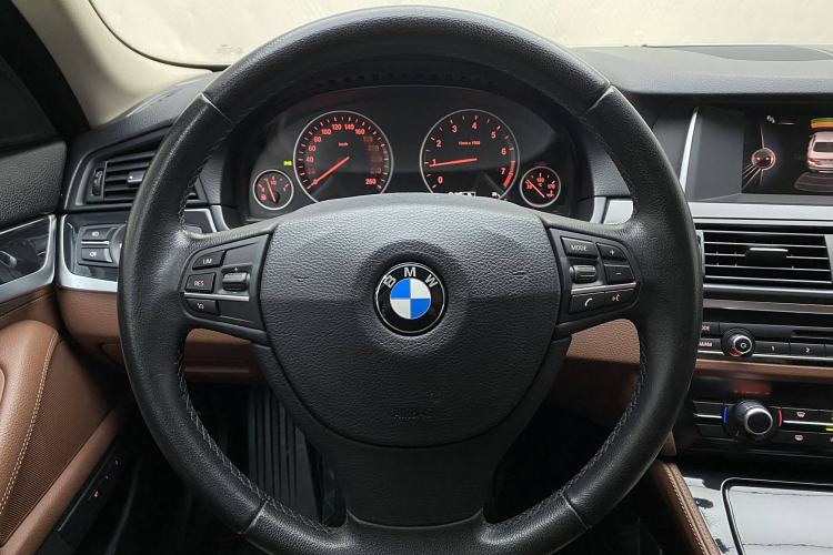 Used BMW 5 Series 2014 520i Elegant Edition
