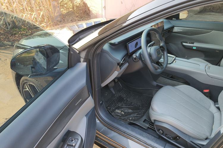 Used Lynk & Co 07 2024 EM-P 126 Long-Range Halo
