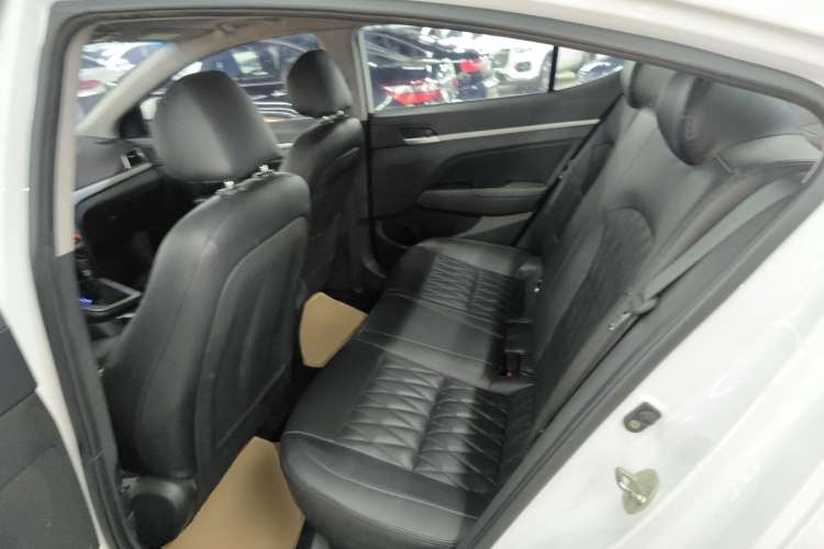 Used Hyundai Elantra 2018 1.6L Automatic 15th Anniversary Special Edition
