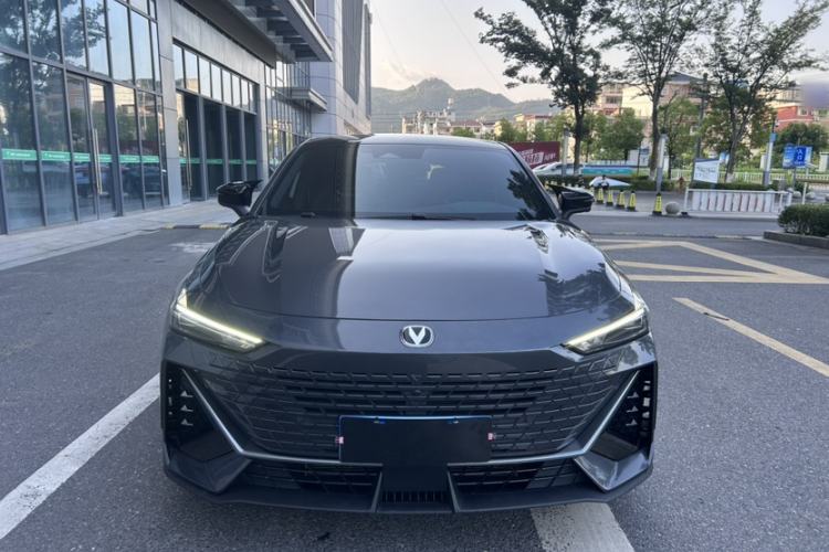 Used Changan UNI-V 2023 1.5T Prestige Model
