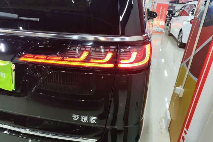 Used VOYAH Dream 2025 PHEV Four-Wheel-Drive Flagship Kunpeng Edition
