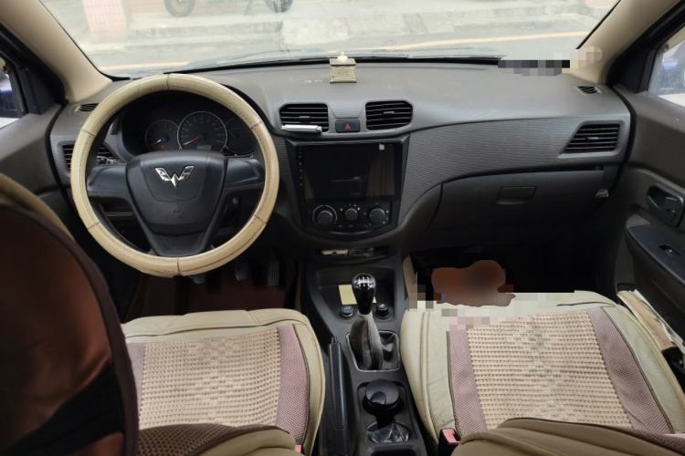Used Wuling Hongguang 2014 1.5L S Standard Version
