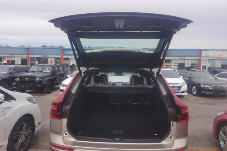 Used Volvo XC60 2026 B5 4x4 Smart Luxury Edition