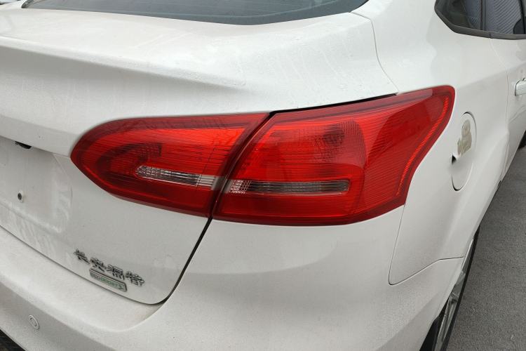 Used Ford Focus 2015 Sedan EcoBoost 125 Automatic Supreme Style Edition
