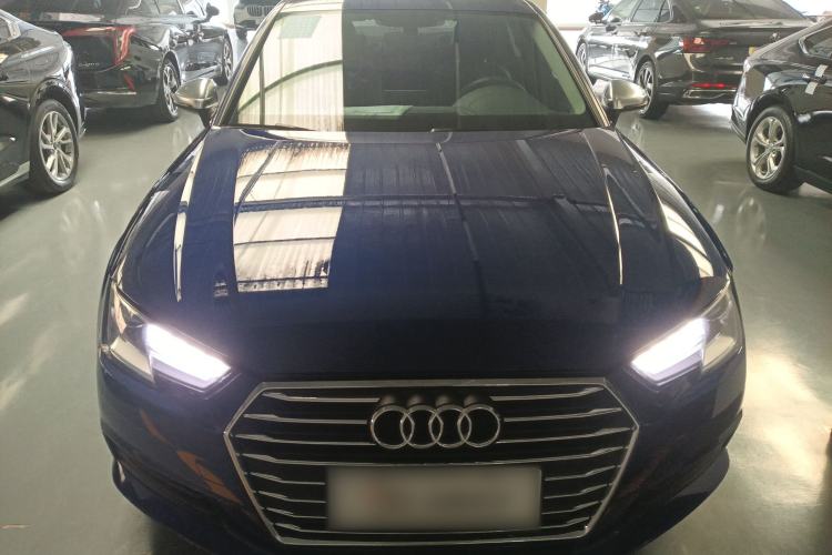Used Audi A4L 2017 Plus 40 TFSI Ambition Model
