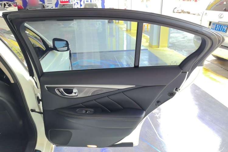 Used Infiniti Q50L 2016 2.0T Comfort Edition
