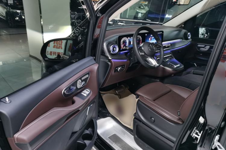 Used Mercedes-Benz V-Class 2024 V 300 L Long Wheelbase Luxury Edition
