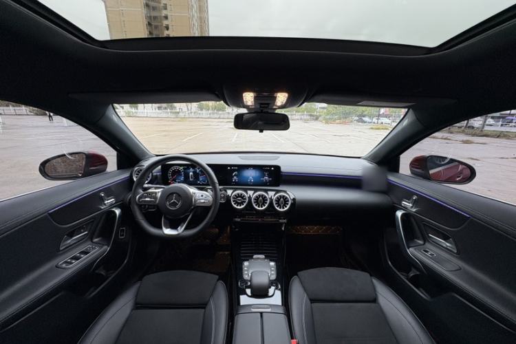 Used Mercedes-Benz A-Class 2022 Revised Version A 200 L Sport Sedan Fashionable Style
