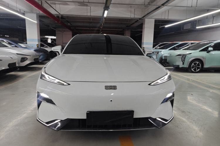 Used Geely Galaxy E8 2024 665 km Range Rear-Drive Starship Long-Range Version
