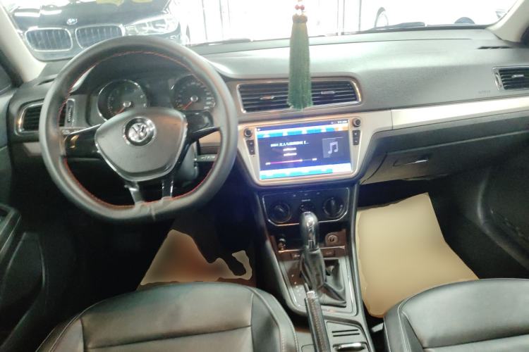 Used Volkswagen Gran Lavida 2015 230TSI DSG Comfort Edition
