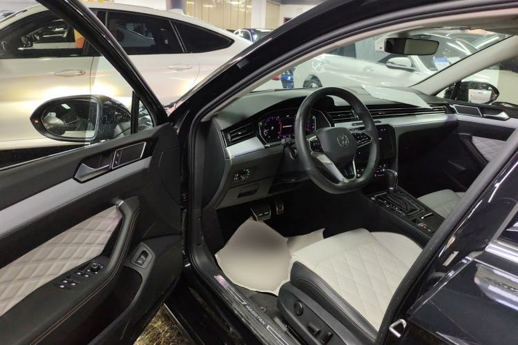 Used Volkswagen Magotan 2023 2 Million Units Commemorative Edition 330TSI DSG Luxury Version