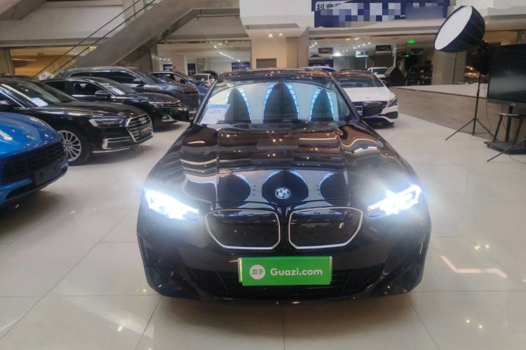 Used BMW i3 2023 eDrive 40 L Midnight Sports Package
