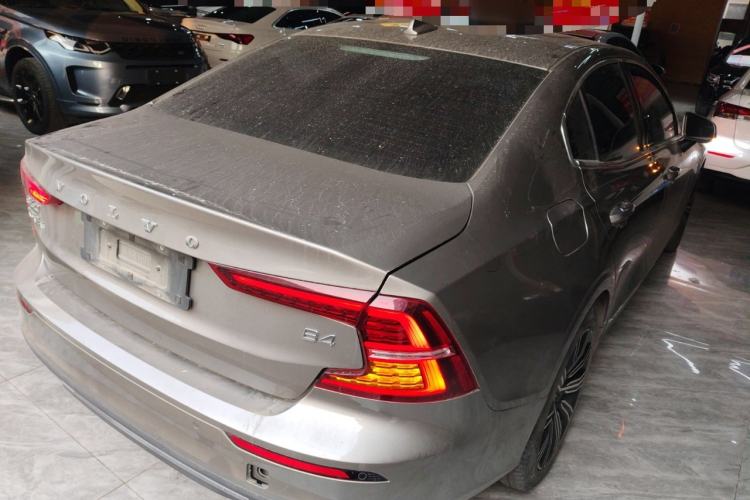 Used Volvo S60 2022 B4 Zhiyuan Luxury Edition