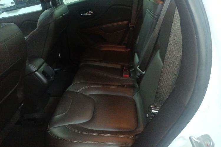 Used  Cherokee 2017 2.0L Superior Edition