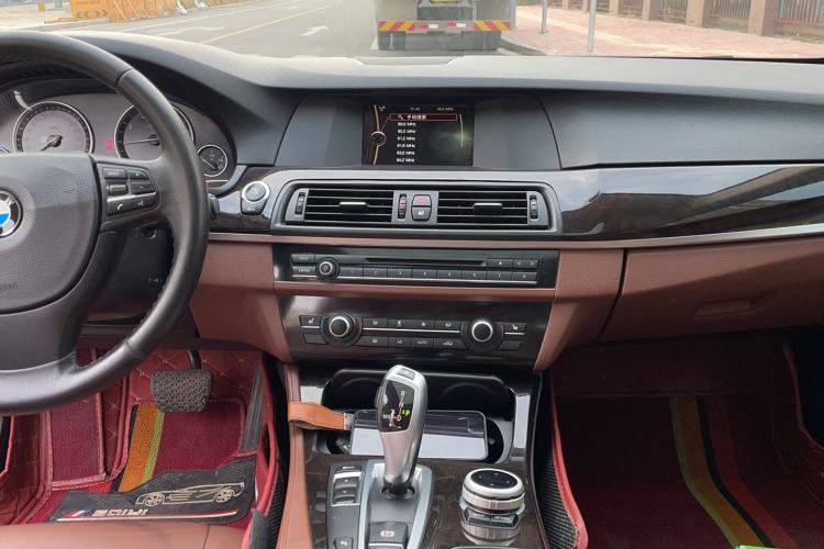 Used BMW 5 Series 2014 525Li Leading Model
