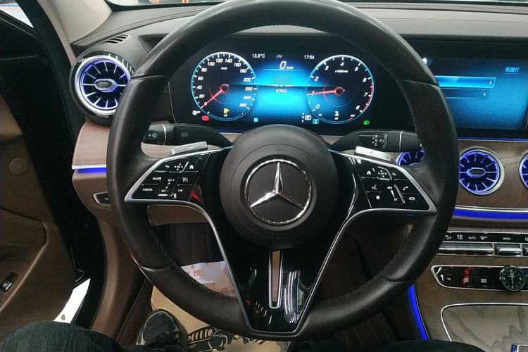 Used Mercedes-Benz E-Class 2022 Second Facelift E 300 L Fashion Edition
