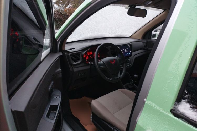 Used Wuling Hongguang V 2022 1.5L Jingqu Version Hydraulic Power Steering LAR
