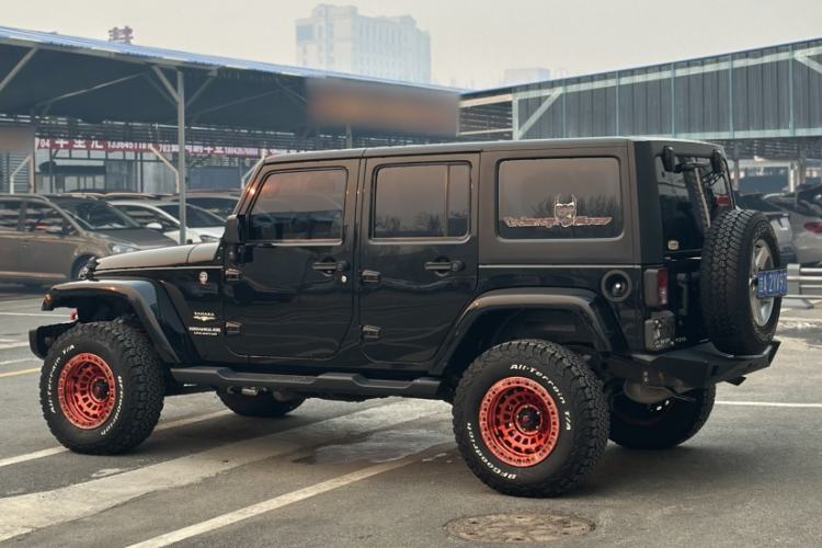 Used  Wrangler 2015 2.8TD Sahara Four-Door Comfort Edition
