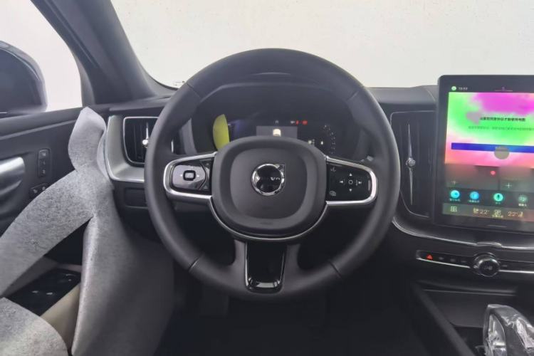 Used Volvo XC60 2026 B5 4x4 Smart Luxury Edition
