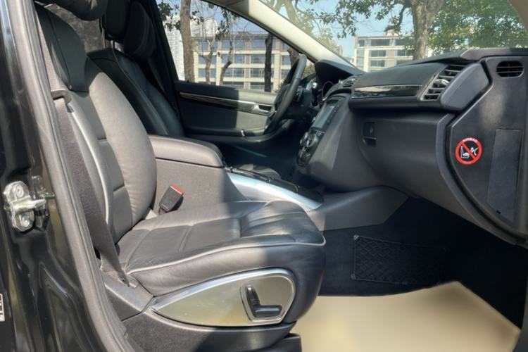 Used Mercedes-Benz R-Class 2017 R 320 4MATIC Business Edition Prestige Model
