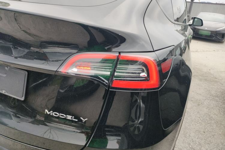 Used Tesla Model Y 2023 Rear-Wheel-Drive Version
