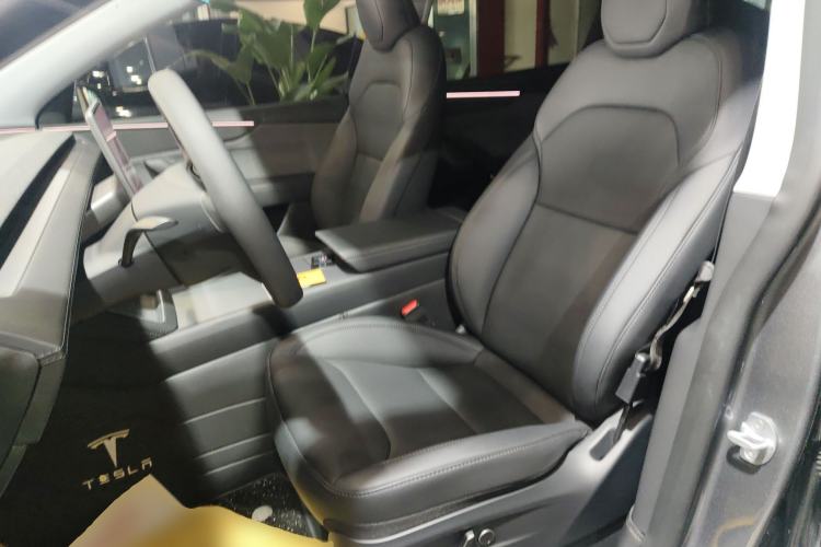 Used Tesla Model Y 2025 Rear-Wheel-Drive Version