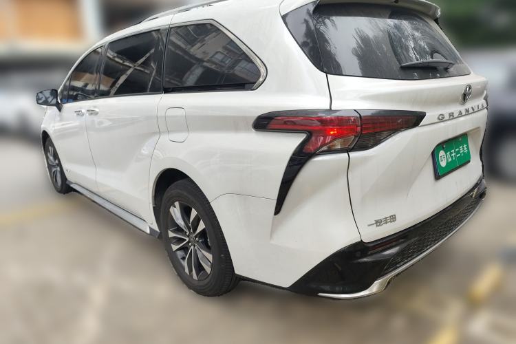 Used Toyota Granvia 2024 2.5L Hybrid Luxury Edition