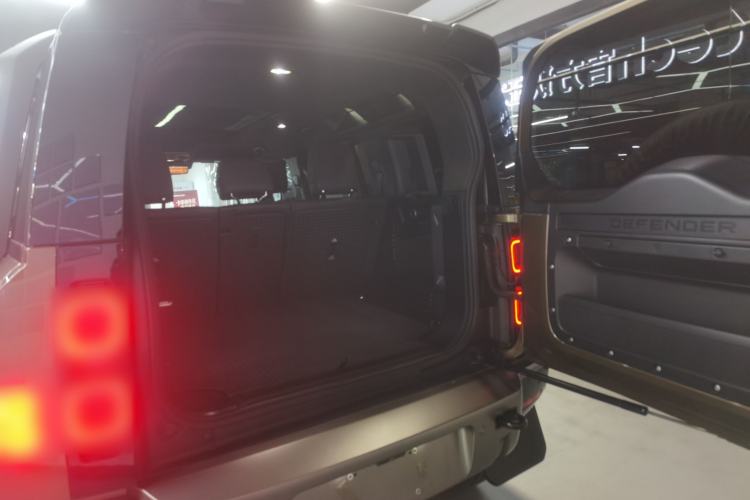 Used Land Rover Defender 2024 110 3.0T P400 X-DYNAMIC HSE
