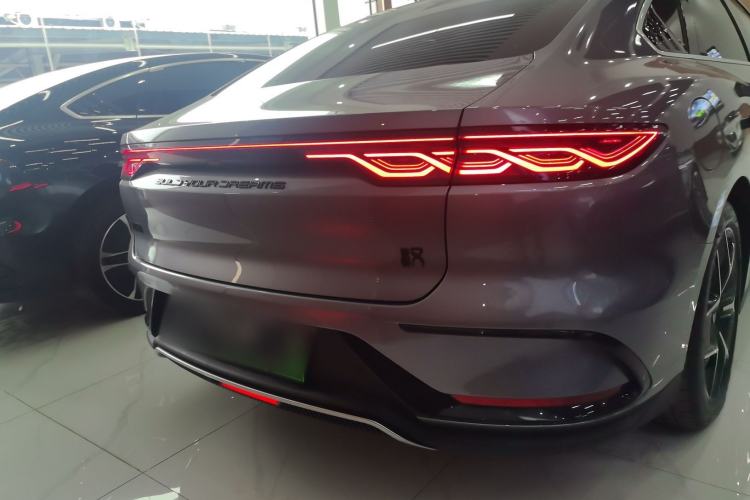 Used BYD Han 2022 EV Genesis Edition 715KM Front-Wheel-Drive Prestige Model
