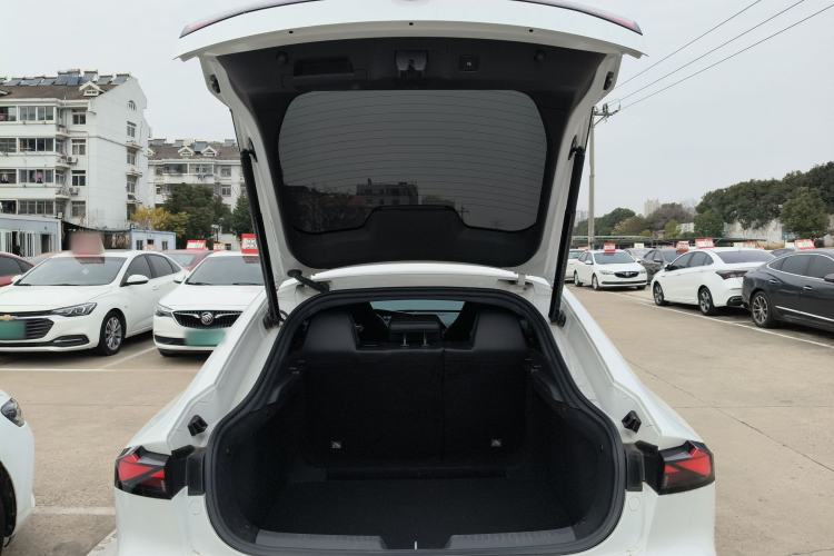 Used Changan UNI-V 2023 1.5T Prestige Model
