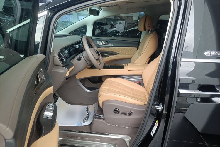 Used Denza D9 2022 DM-i 970 Four-Wheel Drive Flagship Model
