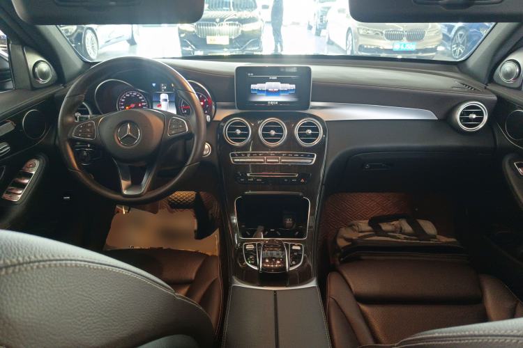 Used Mercedes-Benz GLC 2019 Facelift GLC 260 L 4MATIC Luxury Model
