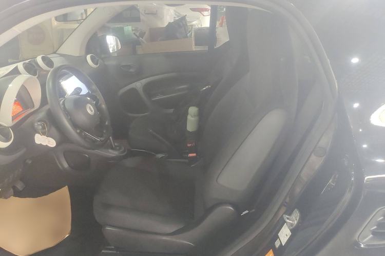 Used  fortwo 2015 1.0L 52 kW hardtop Dynamic version
