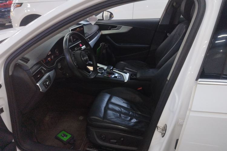 Used Audi A4L 2018 30th Anniversary Edition 40 TFSI Fashion Model
