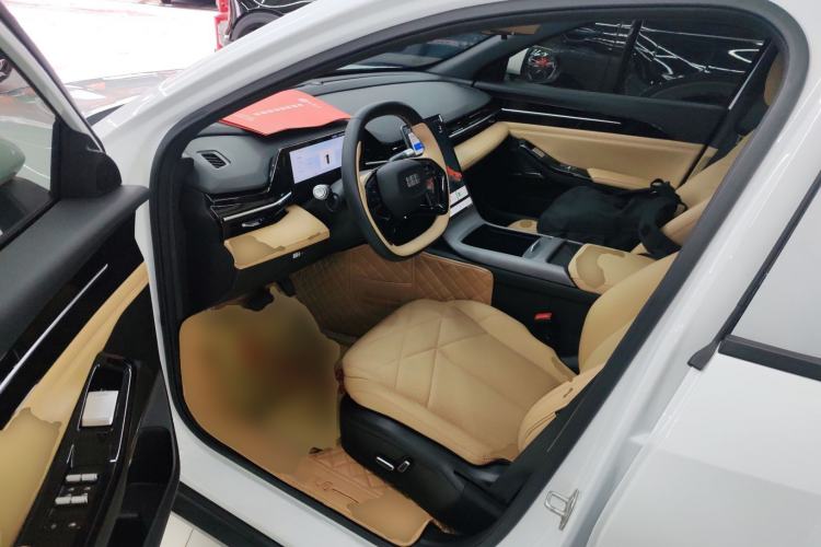 Used  L6 2024 125km PLUS Dragon Edition
