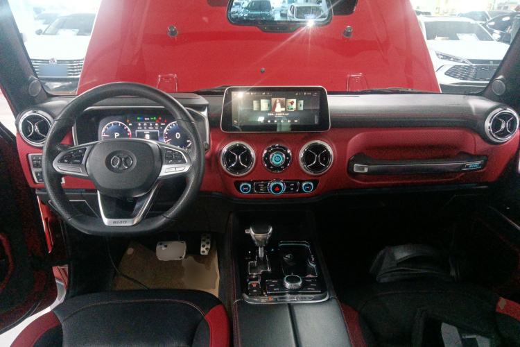 Used  BJ40 2018 PLUS 2.3T Automatic Four-Wheel Drive Flagship Version China V Emission Standard
