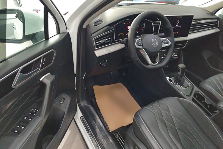 Used Volkswagen Tiguan L 2024 300TSI Automatic Two-Wheel Drive Smart Edition