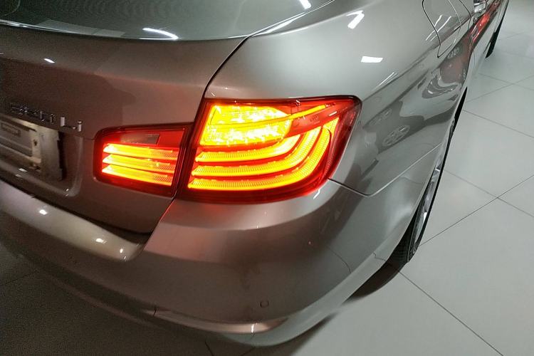 Used BMW 5 Series 2014 520Li Elegant Model
