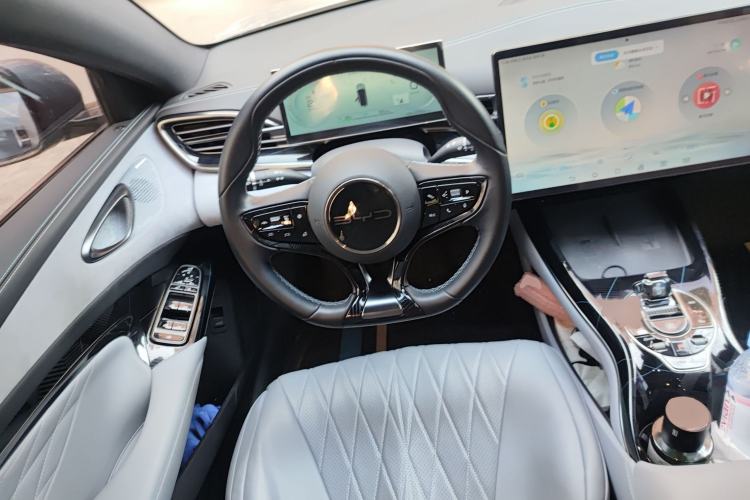 Used BYD Seal 2022 550 km Standard Range Rear-Wheel Drive Prestige Version
