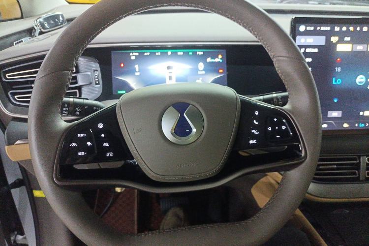 Used Denza D9 2022 EV 600 Four-Wheel Drive Flagship Model
