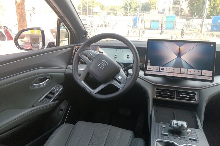 Used BYD Song L DM-i 2025 Intelligent Driving Version 160 km Beyond-Range Type
